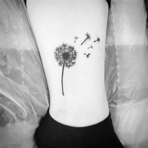 tatuajes de diente de león para mujer|Tatuajes de Diente de León【Significado y 38 ideas。